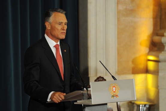 Cavaco Silva condecora sub-20 e critica número de estrangeiros nos clubes lusos